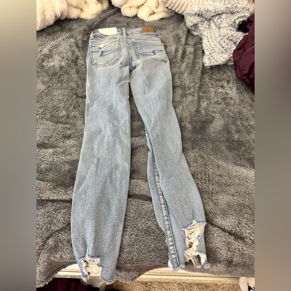 American Eagle Outfitters Light Blue Distressed Skinny Jeans - Picture 4 of 5